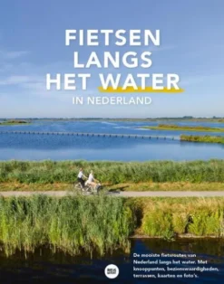 Fietsen langs het water in Nederland