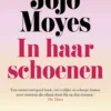 In haar schoenen