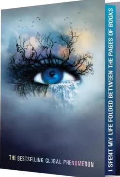 Shatter Me Collector's Deluxe Limited Edition