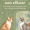 Twee katten laten wennen aan elkaar