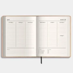 Weekplanner 2026-2027 ±A4 Donkergroen Washed Kraft